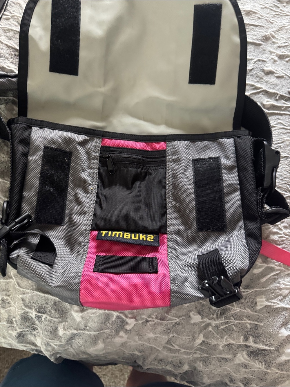 Timbuk2 Gray and Pink Shoulder Messenger Bag - Picture 3 of 4